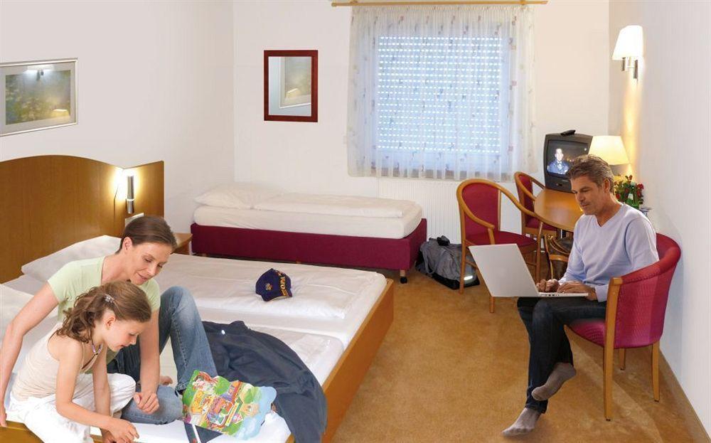 Hotel Sunparc - Shuttle Zum Europa-Park Rust 4Km & Rulantica 2Km Ringsheim Luaran gambar